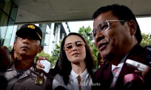 KASUS WAWAN : Jennifer Dunn Sedot Lemak di Singapura, Pakai Duit Siapa?