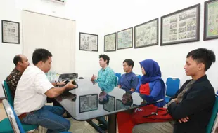 Forum Pelajar Jogja Galang Koin Dan Buku Ajaib