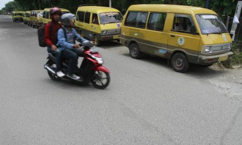 DAMPAK TRAYEK BARU BST : Diprotes Awak Angkuta, Bus Kota Tidak Boleh Lewat Belakang Kampus UNS