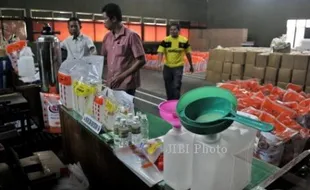 AWAS ZAMZAM PALSU : Distribusi Air Zamzam Palsu Capai Solo dan DIY