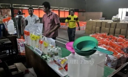 AWAS ZAMZAM PALSU : Distribusi Air Zamzam Palsu Capai Solo dan DIY