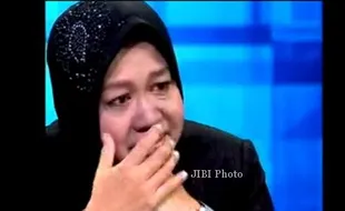 Tangis Mensos Risma Pecah saat Kisahkan Kekeringan di Papua Tengah