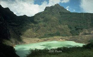 MISTERI GUNUNG KELUD : Kutukan Lembu Sura dan Erupsi Kelud