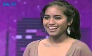 INDONESIAN IDOL 2014 : Dewi Puspita Andini dan Aksha Rinelsya Memukau di Eliminasi III