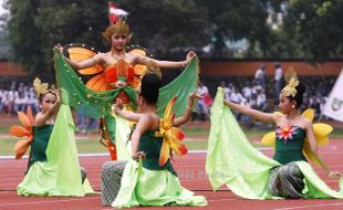 FOTO HUT KE-269 SOLO : Upacara Diselingi Tarian Babad Wonomarto