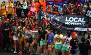 FOTO INDONESIA FASHION WEEK : APPMI Turun ke Bundaran HI