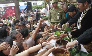 FESTIVAL JENANG 2015 : Dibuka Menteri Perindustrian, 32.000 Jenang Disuguhkan di Solo