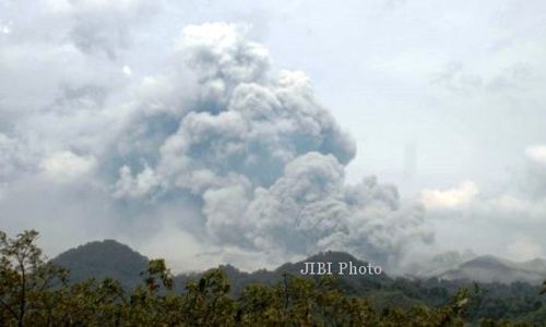 MISTERI GUNUNG KELUD : Di Mata Paranormal, Kerajaan Daha Redam Letusan Kelud