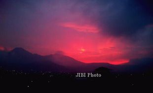 GUNUNG KELUD MELETUS : Erupsi Kelud Mereda