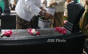 PEMILU 2014 : Kampanye, PKB Solo Ziarah ke Makam Kiai NU