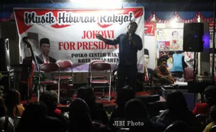 FOTO JOKOWI FOR PRESIDENT 2014 : Musik Hiburan Rakyat