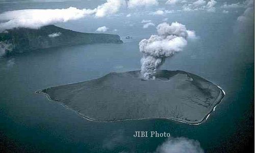 GUNUNG BERAPI : Jangan Panik,  Anak Gunung Krakatau Saat Ini Normal