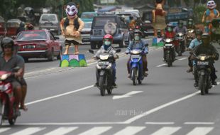 FOTO HUT KE-269 KOTA SOLO : Lampion Punakawan