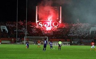 PERSIS SOLO VS PERSIKU KUDUS : Laskar Sambernyawa Menang 2-1 