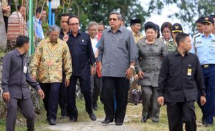 FOTO AGENDA PRESIDEN : SBY Tinjau Potensi Tambak