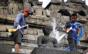 DAMPAK LETUSAN KELUD : 80% Bersih Abu Vulkanis, Candi Borobudur Dibuka