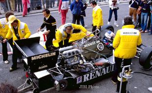 FORMULA ONE : Renault Kalang Kabut Perbaiki Performa Mesin