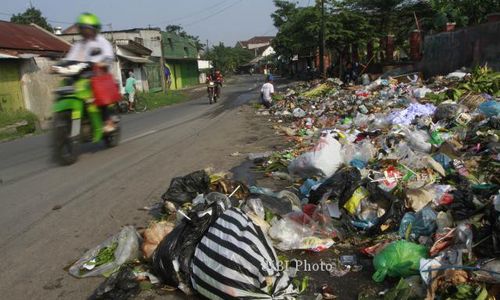 FOTO SAMPAH : Sampah Meluber