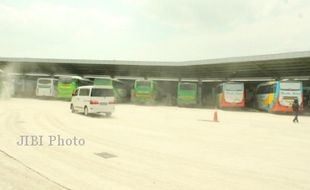 Terminal Dhaksinarga Baru Mulai Dibersihkan 