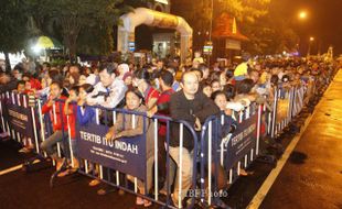 FOTO SOLO CARNAVAL : Ribuan Warga Padati Gladak 