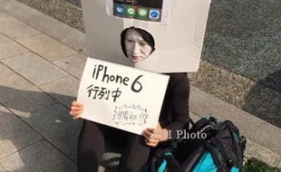 Demi Iphone 6, Pria Ini Rela Antre Berbulan-Bulan