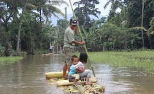 BANJIR KLATEN : Terendam Air, Ratusan Warga Dusun Muker Sempat Terisolasi