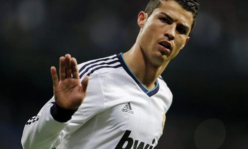 ATLETICO 0-2 REAL MADRID : RonaldoDilempari Korek Fans Atletico 