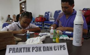 FOTO LOMBA DOKTER KECIL : Tes Praktik Kesehatan