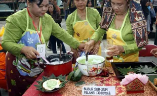 FOTO FESTIVAL JENANG SOLO 2014 : Menyajikan Bubur Sum-sum