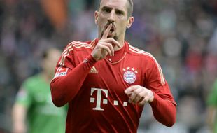 BAYERN MUNCHEN VS ATLETICO MADRID : Ribery Ngotot Bermain