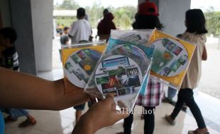 FOTO GUNUNG KELUD MELETUS : VCD Letusan Gunung Kelud