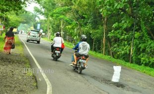 Awas, Jalan Jogja-Wonosari Berlubang