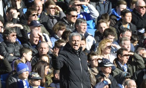 Hazard Kecam "Parkir Bus" Chelsea, Ini Kata Mourinho