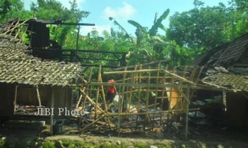 Rumah Seorang Janda di Gunungkidul Terbakar