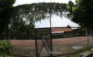 FOTO LAPANGAN TENIS : Rencana Perluasan Kantor Kelurahan Purwosai