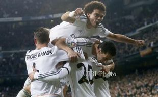 REAL MADRID VS ATLETICO MADRID : 2 Gol Bunuh Diri Menangkan Los Blancos 3-0