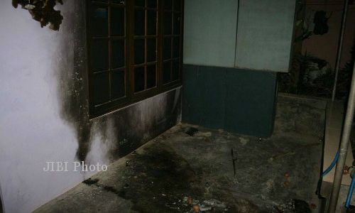 Rumah Wartawan Diteror Bom Molotov