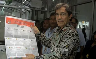 FOTO PEMILU 2014 : Tinjau Pencetakan Surat Suara