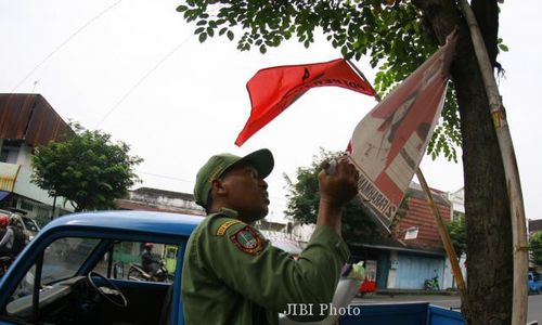 PILKADA SERENTAK : Sebelum Kampanye, Spanduk Dukungan Bakal Dicopot