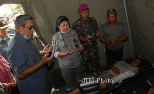  FOTO DAMPAK LETUSAN KELUD : Presiden Kunjungi Pengungsi Gunung Kelud