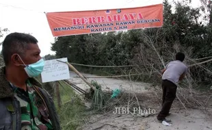 FOTO GUNUNG SINABUNG : Tutup Desa Brastepu