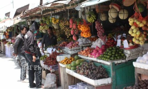 PENATAAN STASIUN WATES : Giliran Pedagang Buah yang Keberatan