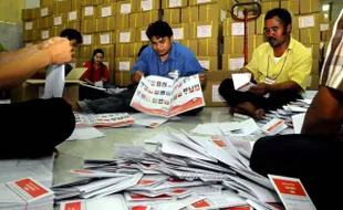 PEMILU 2014 : Surat Suara Rusak Ditemukan di KPU Sleman