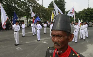 FOTO PEMILU 2014 : Pasukan Keraton Solo  Meramaikan Kirab Budaya 