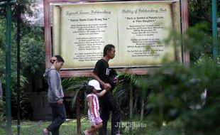 FOTO TAMAN BALEKAMBANG : Kesalahan grammar