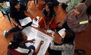 FOTO FORUM ANAK : Berdiskusi Membuat usulan program