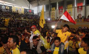 KONFLIK INTERNAL PARTAI GOLKAR : AMPG Solo Tolak Plt Ketua DPD II Kubu Agung dan Ical