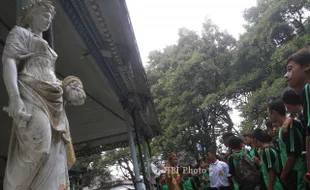 FOTO KEGIATAN SEKOLAH :  Berkunjung di Keraton Solo