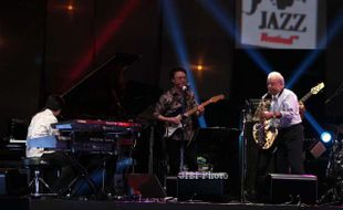 JAVA JAZZ FESTIVAL 2014 : Demi Jamie Cullum, Kakek 89 Tahun Ini Nonton dengan Kursi Roda