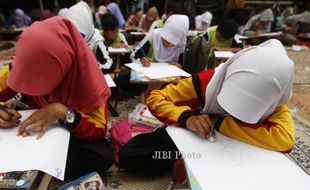 FOTO LOMBA MELUKIS : Seleksi Lomba Nasional di Sriwedari